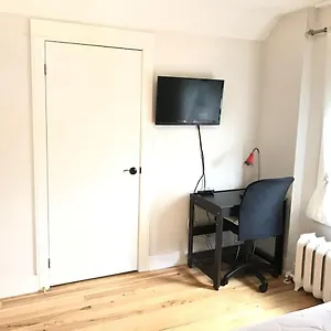 The Parkway Place 2*, Toronto Canada